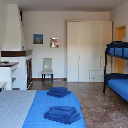 Alojamento de Acomodação e Pequeno-almoço Roge Olbia